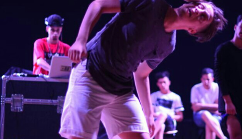 “الفري ستايل”.. بطل الجزائر يرفع التحدي في التشيك