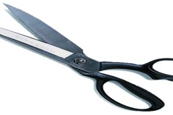 شيخ‮ ‬يحطّم هاتف عروسه المتسلّطة ويطعنها بمقص بسبب مكالمة هاتفية