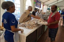 بالصور.. فيغولي يساهم في توزيع وجبات الفطور للمعوزين في رمضان