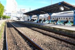 بالفيديو: المسافرون في السكك الحديدية يشتكون من تأخر الرحلات