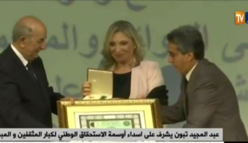 بالفيديو.. تبون يشرف على اسداء أوسمة الاستحقاق الوطني لكبار المثقفين والمبدعين