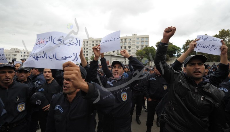 سلال يعلن عن فتح تحقيق حول تجاوزات مسؤولين في حق أعوان الأمن