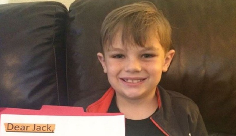 بالصور طفل أمريكي يتبرع بـ20 دولارا لبناء مسجد فكانت المفاجأة