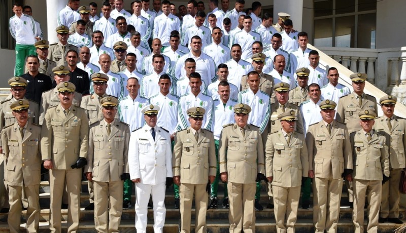 الوفد الرياضي العسكري للجيش يحظى بزيارة اللواء زراد