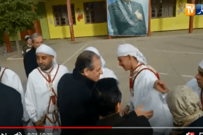 وزير الشباب والرياضة يحتفل بيناير مع تلاميذ مدرسة عظيم فتيحة بسيدي بلعباس