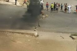 بالصور.. أزمة العطش تُخرج العنابيين إلى الشارع