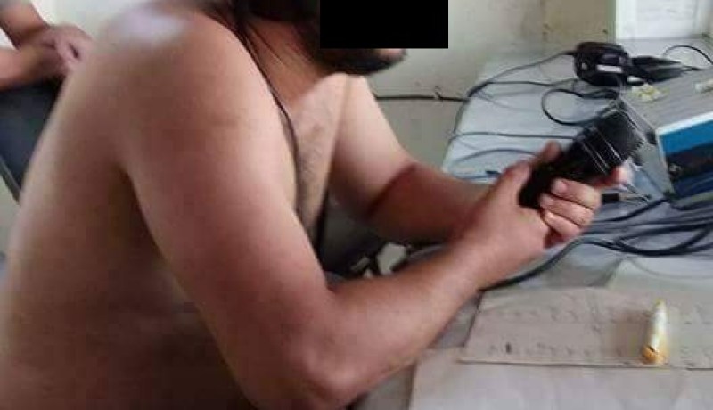 الحرارة تجبر مراسلاً إذاعيًا على التعري!