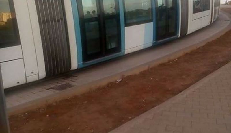 بالصور.. عطب كهربائي يجمّد ترامواي العاصمة