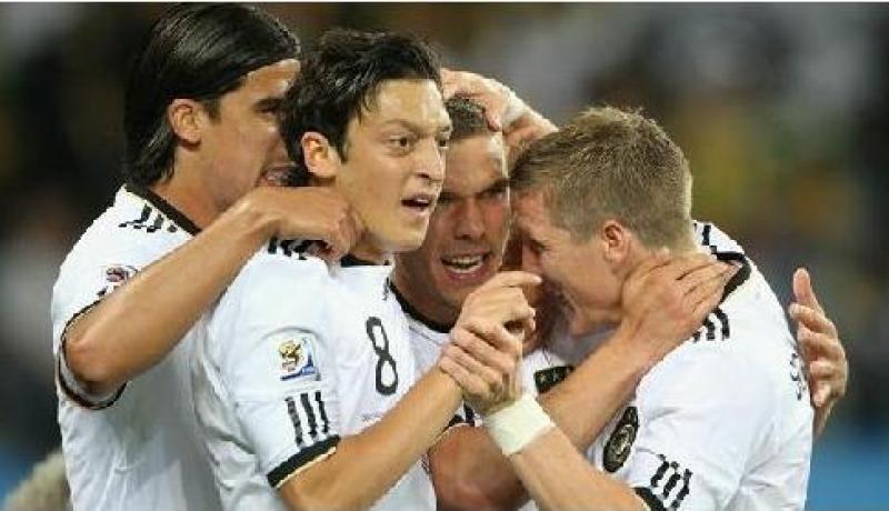 مونديال 2010: تقدم المانيا على استراليا 2-صفر مع نهاية الشوط الاول