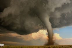 اليابان تدعو أكثر من 3 ملايين شخص لمغادرة منازلهم بسبب الإعصار