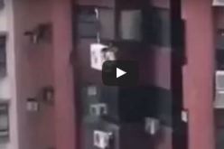 بالفيديو.. أخطر طريقة هرب من بيت العشيقة