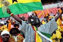 بالفيديو.. مباراة كرة قدم تتحول إلى معركة بين المشعوذين