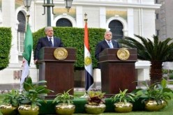 عبد المالك سلال يتحادث مع نظيره المصري