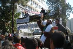 ‮''‬خلاطو‮'' ‬الأرسيدي‮ ‬وبن حاج‮ ‬يلتحقون بالطّلبة المحتجين ويتكفلون بتأطيرهم