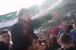 بالفيديو.. طفل يلهب مدرجات المسامعية في الداربي العاصمي