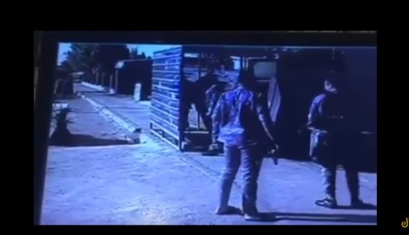 بالفيديو.. لحظة إعتقال إنتحاري من قبل الأمن العراقي