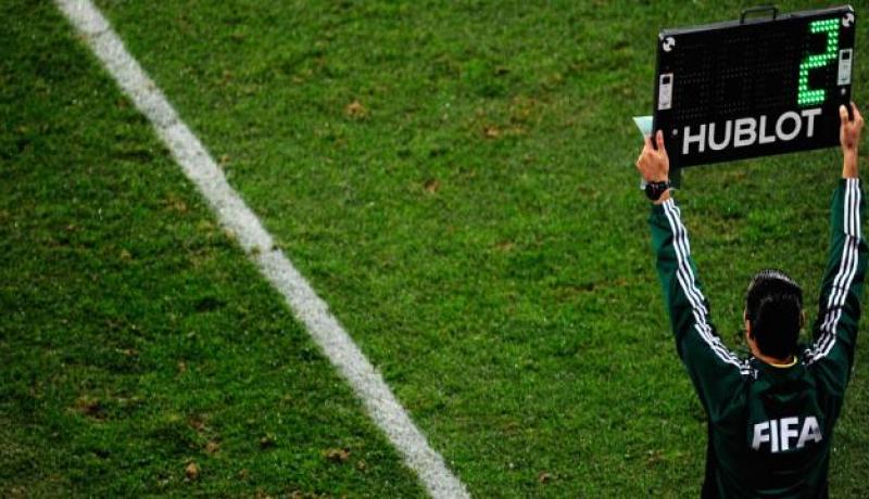 الفيفا يختبر تقنية التحكيم بالفيديو خلال مباراة إيطاليا وفرنسا الودية