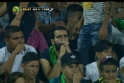 صورة مؤثرة لجمهور المنتخب الجزائري “تشفي” حالته