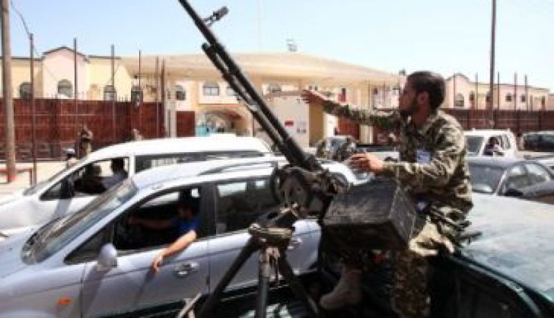 قتيل في اشتباكات قبلية بمدينة ليبية