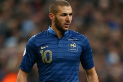 أطراف فاعلة في فرنسا تحاول الإيقاع ببن زيمة فـي قضية مخدرات وتبييض الأموال