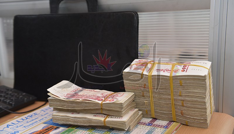 إطار في المحاسبة والمالية يختلس أكثر من 200 مليون سنتيم من حساب مرتبات الموظفين ليزوج ابنه