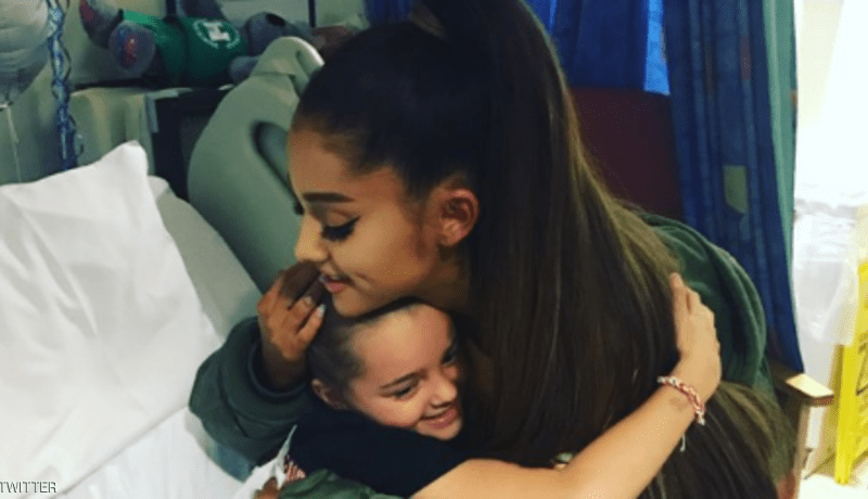 أريانا تفاجئ ضحايا هجوم مانشيستر