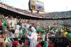 بالصور.. الجهة المخصصة لأنصار الخضر بملعب “القاهرة” تكتظ عن آخرها !!