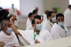 ضيوف الرحمان يرمون الجمرات الثلاث في أول أيام التشريق