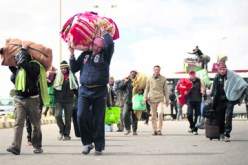 السلطات الليبية ترحل 50 متسللا يحملون الجنسية المصرية