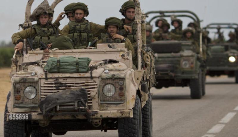 إصابة فلسطينيين دهستهما سيارة جيش الاحتلال الإسرائيلي في الخليل