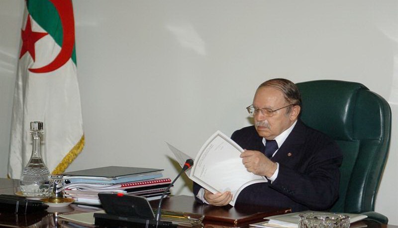 10سنوات فقط لرؤساء الجزائر والأمازيعية لغة رسمية