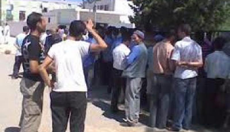 عشرات المواطنين يحاصرون مقر ولاية الوادي احتجاجا على السكن