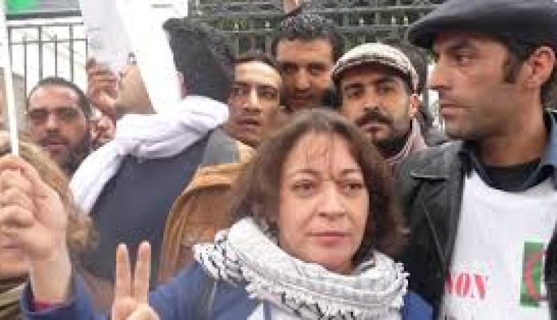 حركة بركات تنظم اعتصاما مناهضا للإعلام الحكومي أمام مقر التلفزيون