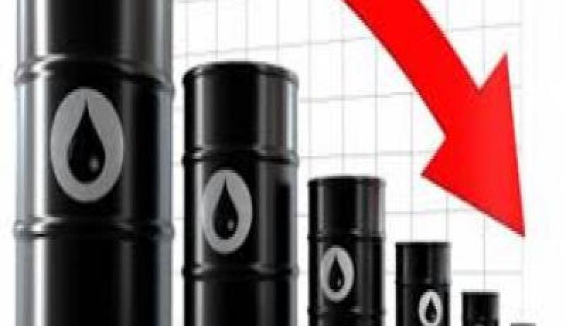 سعر البرنت يهبط إلى ما دون 60 دولارا للمرة الأولى منذ خمس سنوات
