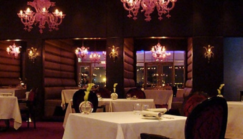 زوجان فرنسيان يمنحان مطعمهما لأسرة سورية لهذا السّبب