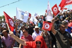 شرطة تونس تتظاهر لتجريم الإعتداء