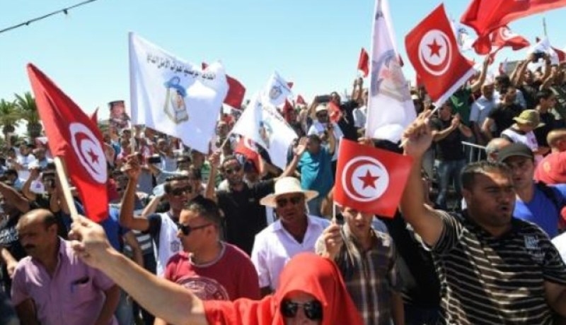 شرطة تونس تتظاهر لتجريم الإعتداء