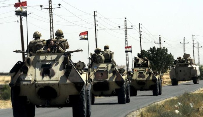 الجيش المصري يحبط هجوما شنه مسلحون على مطار بشمال سيناء