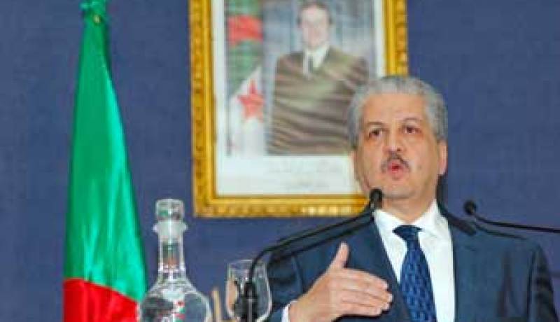 سلال يطمئن على الحالة الصحية للرئيس بوتفليقة