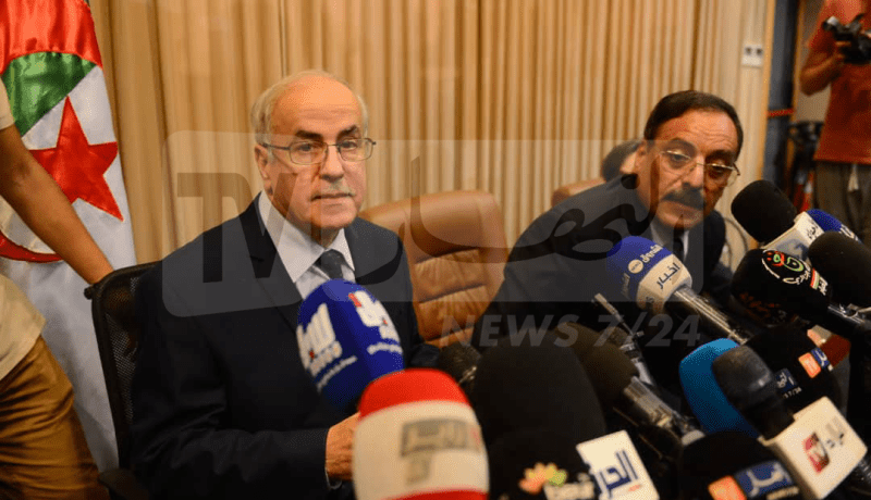 كريم يونس: “الشروع في تسليم التقرير النهائي للأحزاب والجمعيات”