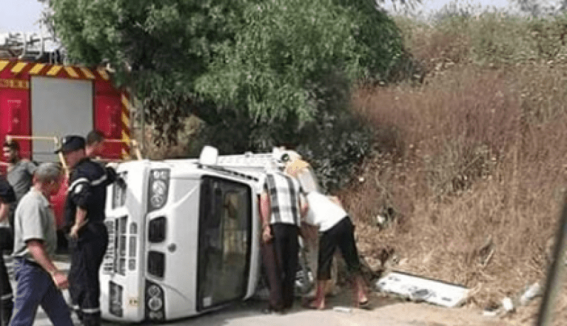 انقلاب شاحنة بجيجل محمّلة بأكثر من 10 أطفال تعرّضوا لإصابات بالغة الخطورة