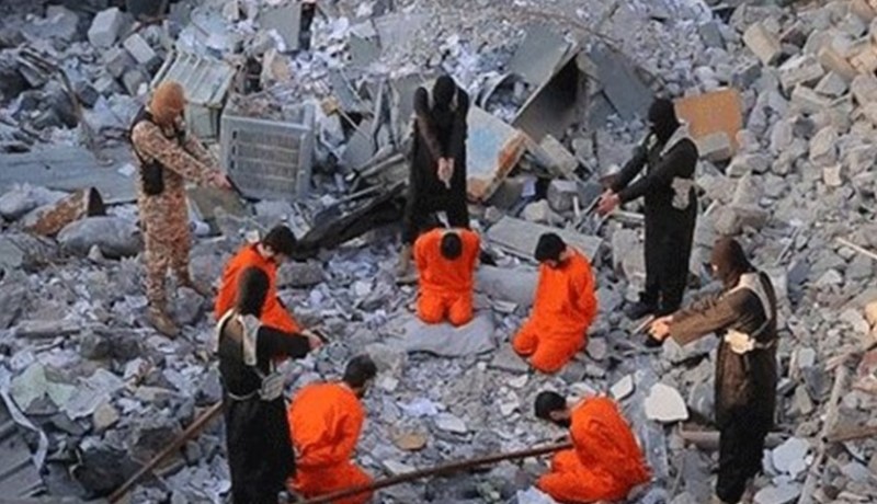داعش يعدم 12 مدنيا رميا بالرصاص شمال بغداد