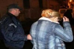 توقيف امرأة متلبسة بعرض بندقية للبيع في سوق السكوار بالعاصمة