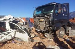 قتيل وجريحان في اصطدام سيارة بشاحنة في إيليزي