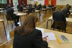 بريطانيا تقدم امتحانات نهاية السنة لتزامنها وشهر رمضان احتراما للمسلمين