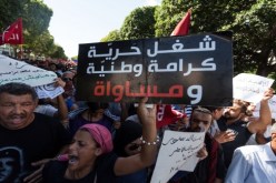 بطالون تونسيون يحاولون اقتحام مجلس النواب