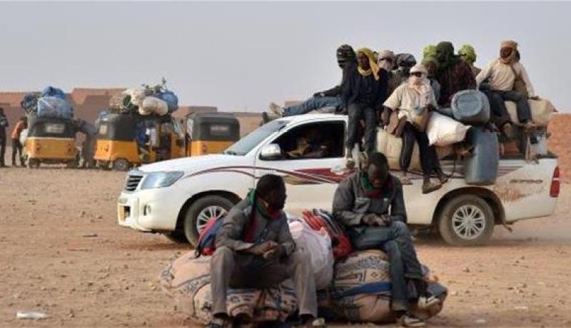 اعتقال أكثر من 100 مهاجر في النيجر قرب الحدود الجزائرية