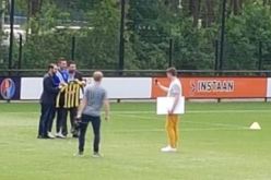 درفلو في هولندا لترسيم انضمامه لنادي فيتيس