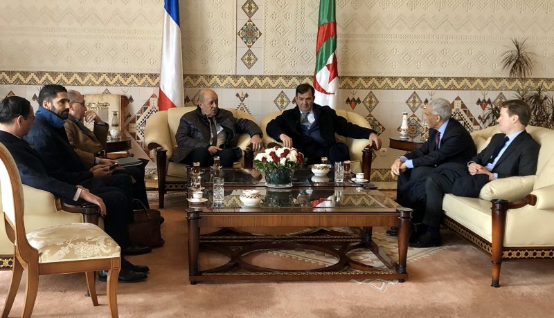 وصول وزير الخارجية الفرنسي إلى الجزائر