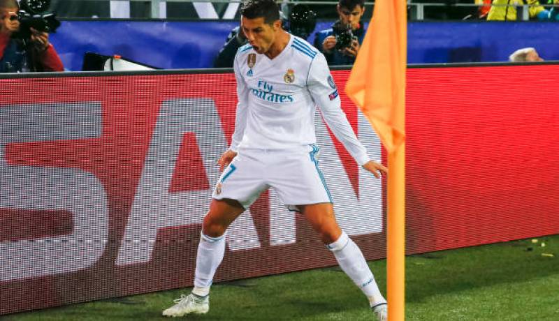 بالفيديو.. طفلة تقلد قفزة رونالدو الإحتفالية